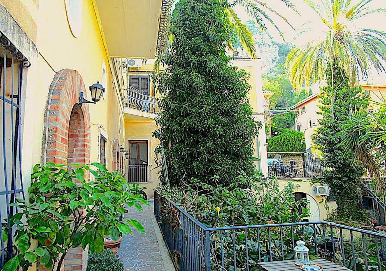 Arche Apartment Таорміна Екстер'єр фото
